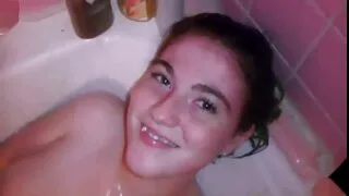 Du raguotas sluts laimingai priėmė kvietimą juoda vaikinas