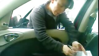 Jerking off varpa su savo rankas