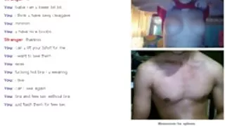 Pasisekė karšto tranny fucks su akiniais draugas