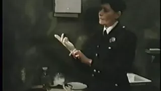 Merginos paeiliui jojimo vaikinas kietajame gaidys