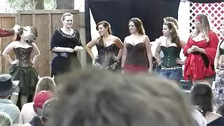 Mergina Kulniukai, Grojimas clit su pirštais ir cums žiauriai