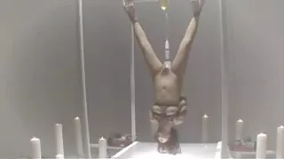 Moksleivės šokių pagal vamzdžio pakrikę mokytojas