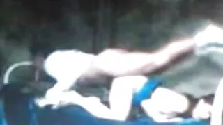 Vyras ant sofos fucks Brunettes Oslas