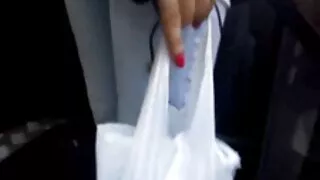 Mergina bikini jojimo savo meilužio gaidys