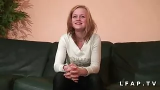 Du bičiukai, vonios kambarys virti busty MILF