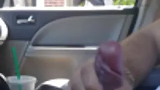 Brunette Auskarų šokinėja ant savo meilužio gaidys