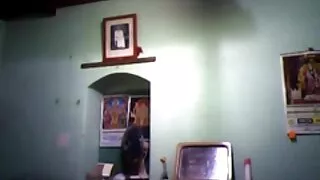Treneris fucks šokėja pūlingas ir prašo masturbuotis su savo kojomis